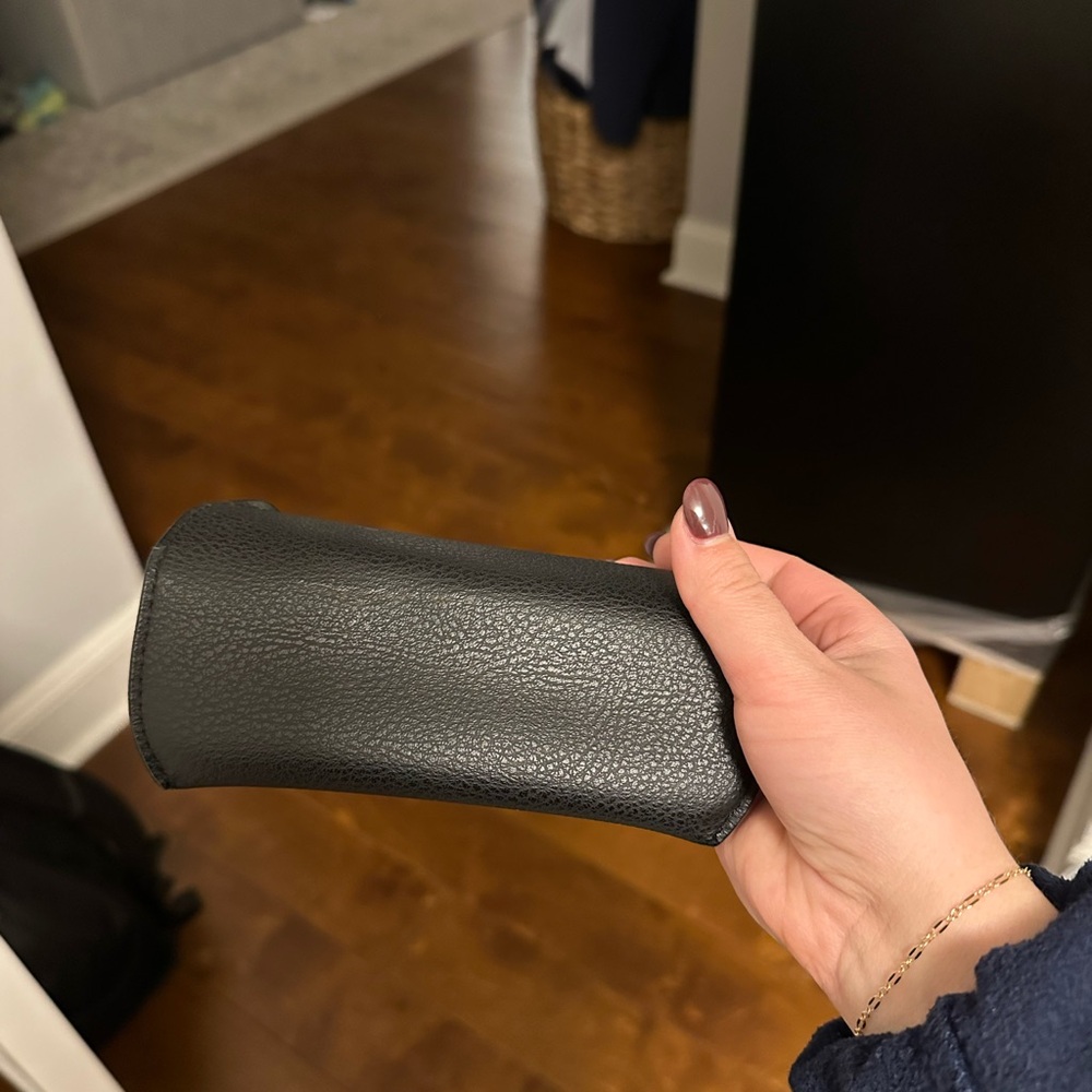Rayban case - Picture 3 of 4